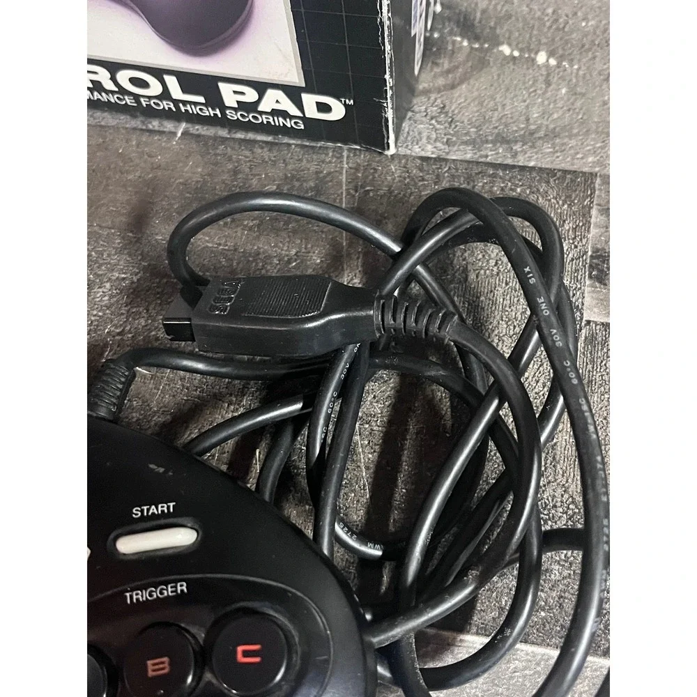 Sega Genesis Control Pad Model 1650 3-Button Wired Controller with Original Box
